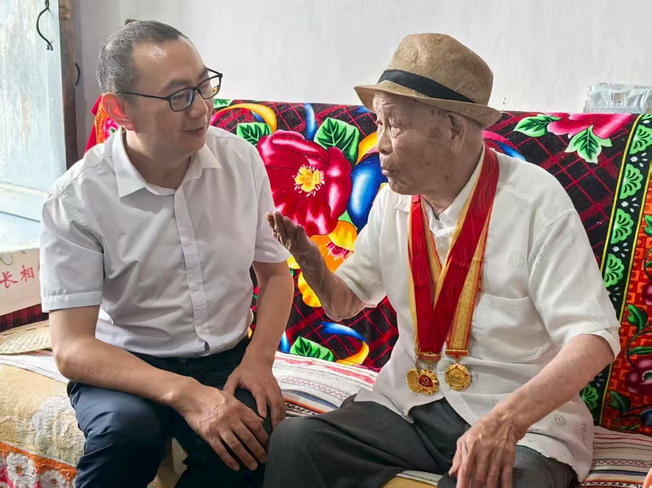 慰问林业集团百岁革命老兵